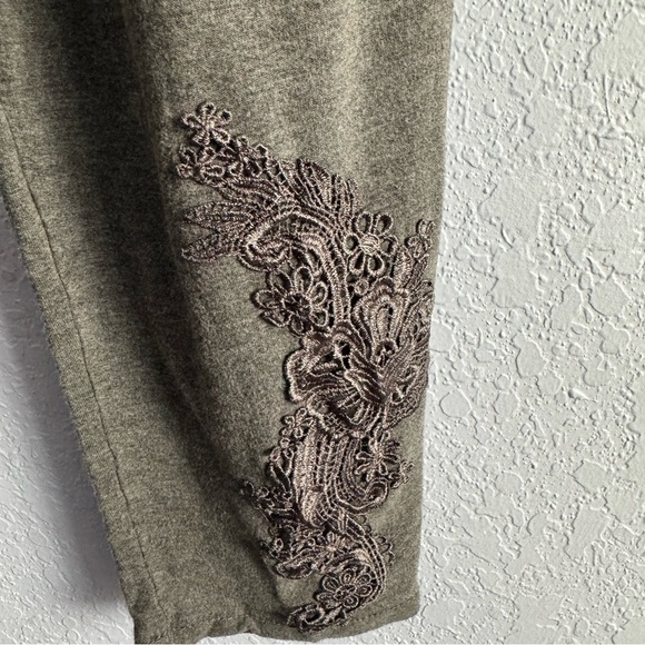 Soft Surroundings Gray Embroidered High Rise Pull On Stretch Pants - Picture 4 of 6